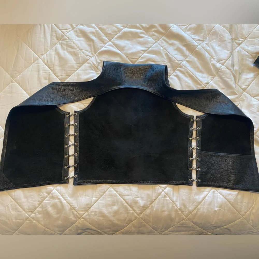 Top quality , genuine leather ‘Bar Vest’. Size M - Picture 7 of 12